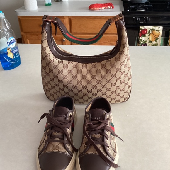 Gucci Handbags - Picture 2 of 12